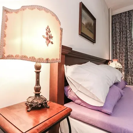 公寓 Snug, Homely By The Temple 贝尔格莱德